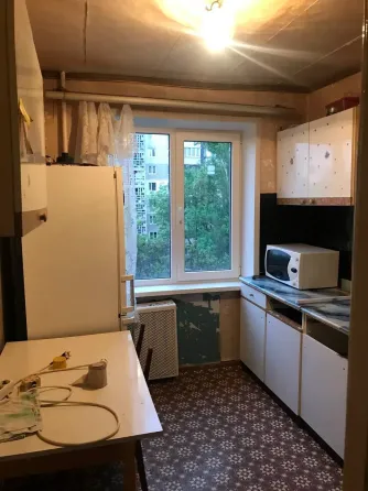 продам 3 к.кв. киевский р. жд привокзальная 4000 мил р. Донецк