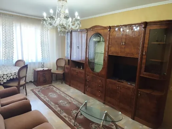 Продам 3-комн квартиру Макеевка Центр Макеевка