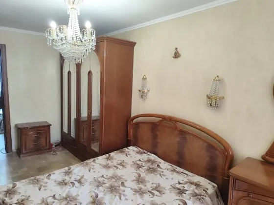 Продам 3-комн квартиру Макеевка Центр Макеевка
