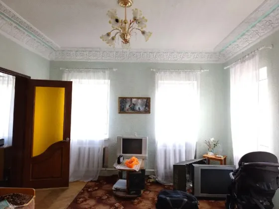 ролдается дом на трубной стороне р-н маг. Вектор Харцызск