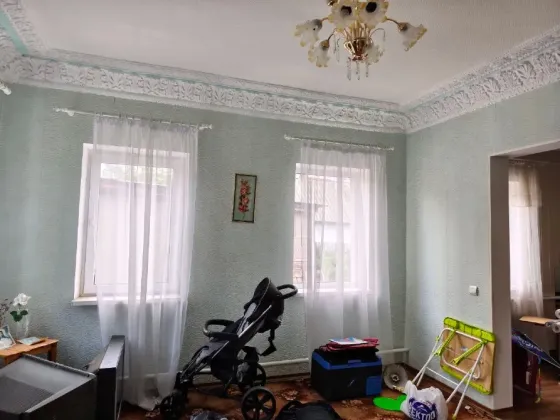 ролдается дом на трубной стороне р-н маг. Вектор Харцызск