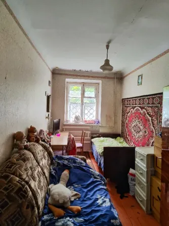 продается 2 комн. кв. в центре Харцызск