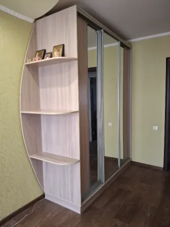 Продам большой шкаф-купе Макеевка