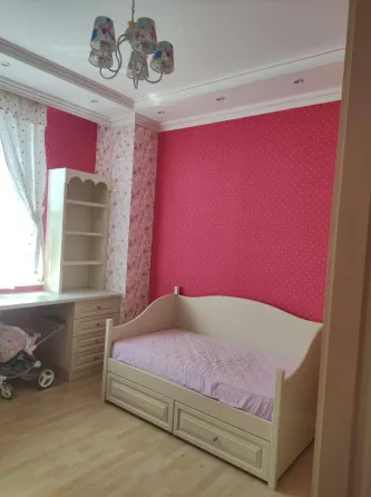 Продам 4-х комн.кв, 130 кв м ," Диск", пр. Маяковского, 20, дешево. Донецк