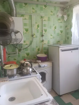 продам 2 к.кв. калининский р. ильича-шахтостроит..2200 мил. р.. Донецк
