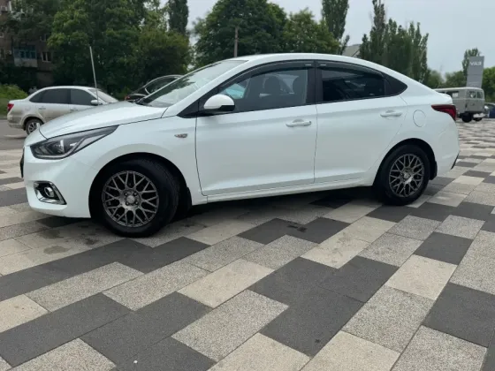 HYUNDAI SOLARIS Донецк