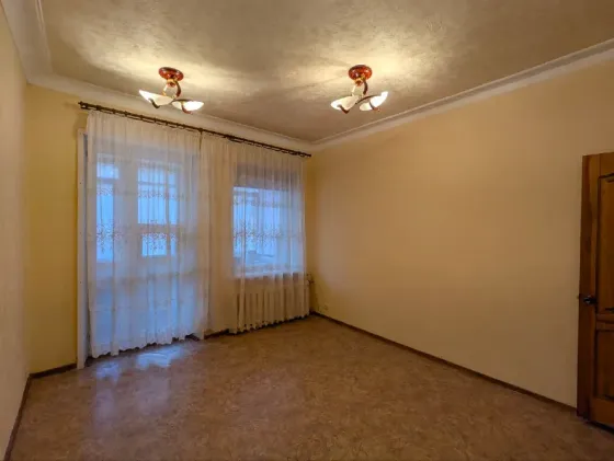 продам свою 3к.кв. Шахтостроителей 29/Калининский рынок Донецк