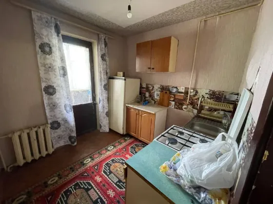 Продам просторную однокомнатную квартиру в центре Донецка Донецк