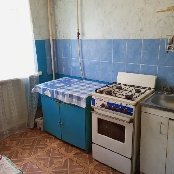 Продам однокомнатную квартиру Зугрэс