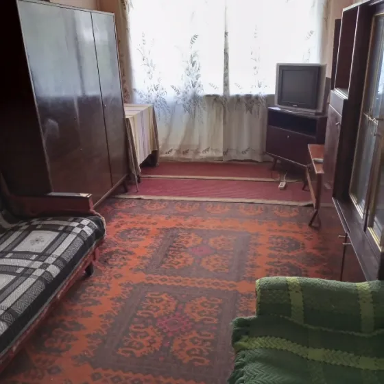 Продам однокомнатную квартиру Зугрэс