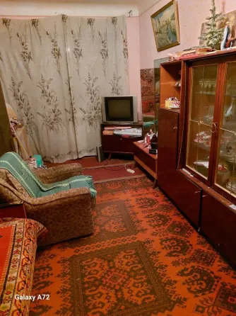Продам однокомнатную квартиру Зугрэс