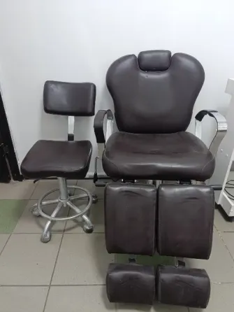 Продам педикюрное кресло и стул Макеевка
