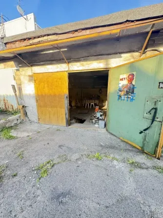 срочно продам гараж в кооперативе в центре Донецка Донецк