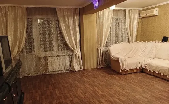 Продам 4-х комнатную, крупногабаритная, Центр, бул. Школьный Донецк