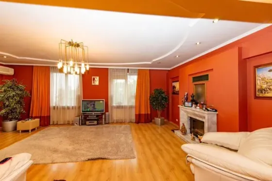 Продается шикарный дом.450м2.Калининский р-н,ул.Володарского.Цена 30млн Донецк