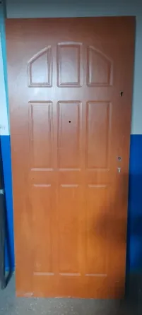 Двери входные с луткой 2000 р Донецк
