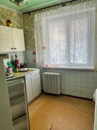продается 2 комн. кв. черемушки Харцызск