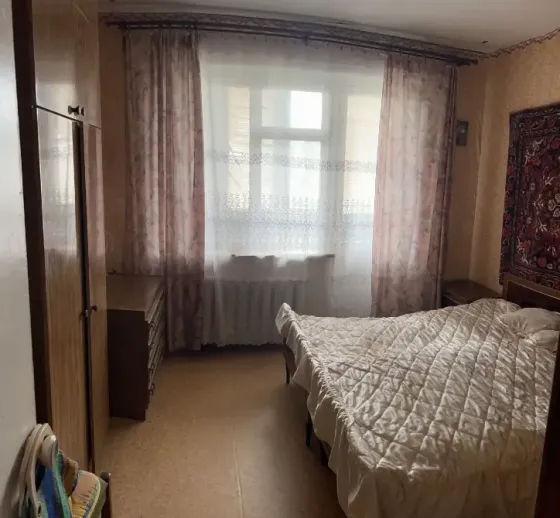 продается 2 комн. кв. черемушки Харцызск