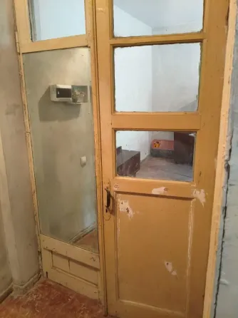Срочно продам 2 ком по улице Листопрокатчиков Донецк
