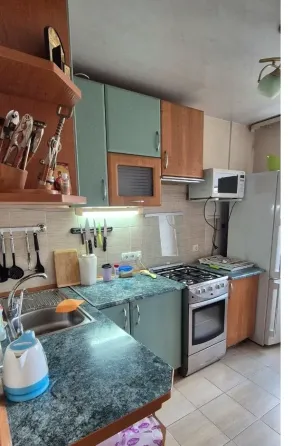 Продам отличную 2 к. кв пл. Конституции 1 дом быта Кальмиус -Набережная Донецк