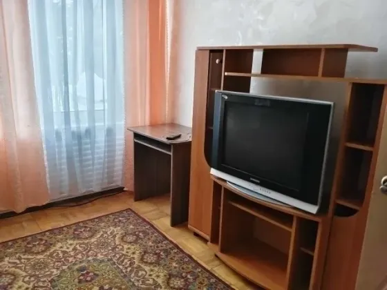 дам красивую квартиру возле парка Гурова Мариуполь