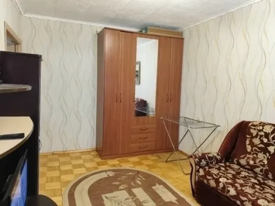дам красивую квартиру возле парка Гурова Мариуполь