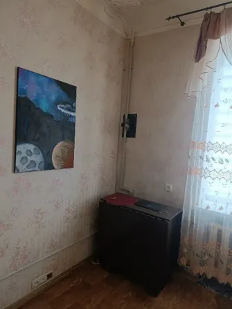 Собственник Продам квартиру ( комната в общежитии) с удобствами, бывший универсам "украина" Донецк