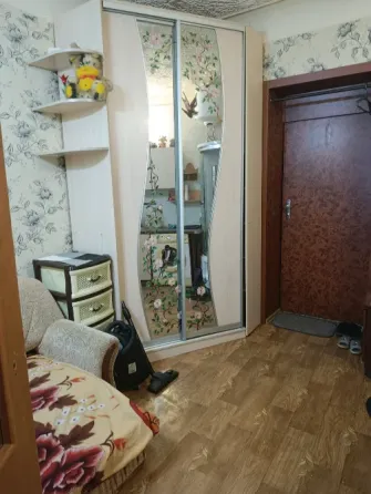Собственник Продам квартиру ( комната в общежитии) с удобствами, бывший универсам "украина" Донецк