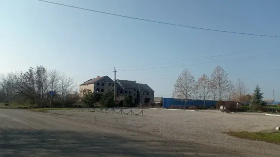 в продаже административно-коммерческий комплекс, расположенный на трассе мариуполь-мелекино Мариуполь