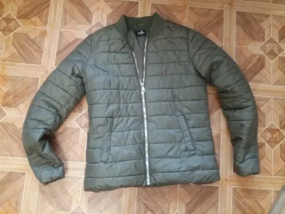 Продам легкую куртку р. 42 s Донецк