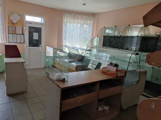 Сдается в аренду торговый магазин на территории Шахтерского хлебозавода Шахтерск