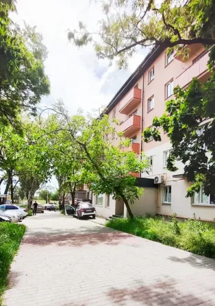 Продается 2-х комнатная квартира, центр города. Мариуполь