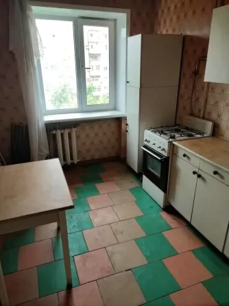 1 ком. Киевский р-н, 6/10, кирпичный дом Донецк