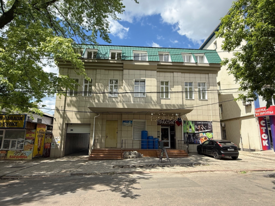 Сдаётся в аренду отдельно стоящее здание в центре Донецка!Рядом Континент! Донецк