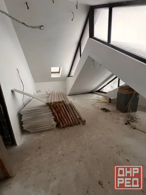 Продаётся новый 2-этажный дом, 550 м², участок 10 соток Луганск - изображение 7