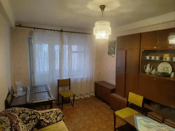 Продаётся 2х комнатная квартира в Кировском р-не на Бирюзова Донецк