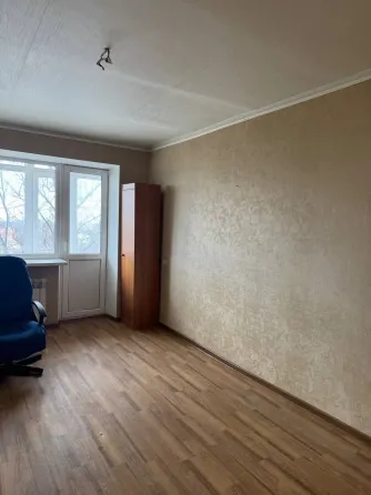 Продам 2х-комнатную центр Ясиноватой. Ясиноватая