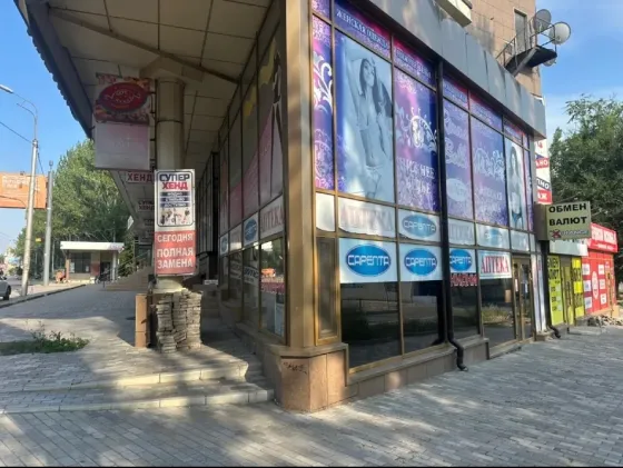 Аренда коммерческого помещения по ул. Артема в торговом центре! Ориентир радиорынок «Маяк» Донецк