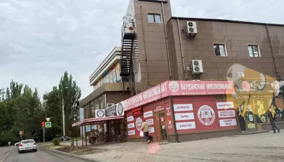 Аренда коммерческого помещения по ул. Артема в торговом центре! Ориентир радиорынок «Маяк» Донецк