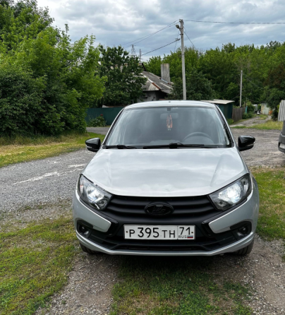 Продам Лада гранта 2015 год 1.6 8 клоп. 1 владелец ! Макеевка