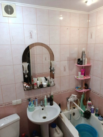 Продам небольшой дом в Ленинском районе Донецк
