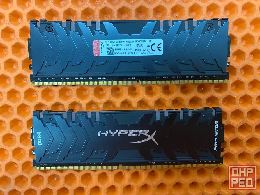 Оперативная память DDR4 8Gb Kingston HX440C19PB3AK-16 Донецк - изображение 1
