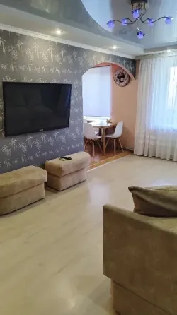 сдам 3х ком. квартиру на Нахимова Мариуполь