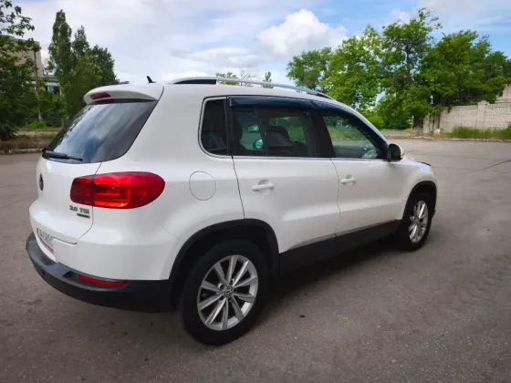 Volkswagen Tiguan 2013г., Двигатель 2L Турбо бензин, Полный привод, Коробка автомат, Пробег 93 тыс Торез