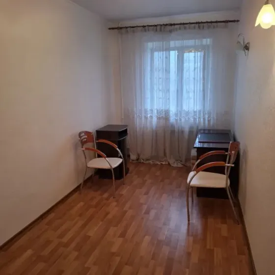 продам 3 к.кв. киевский р. украина универс..4000 мил р хорошее жилое. Донецк
