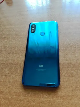 Продам телефон Xiaomi Mi8 Донецк
