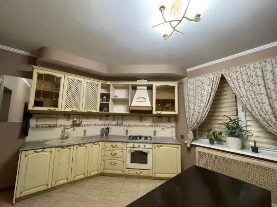 Сдается 3-х комнатная квартира на долгий срок !! Куйбышевский район Донецк