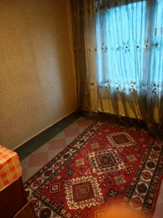 продам 3 к.кв. буденовск.р. цветочный 4500 мил р небольшой торг.. Донецк