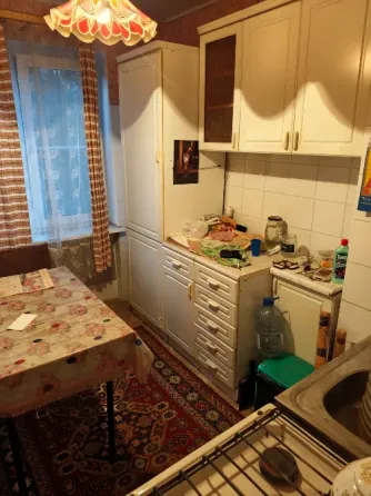 продам 3 к.кв. буденовск.р. цветочный 4500 мил р небольшой торг.. Донецк