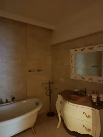 Продам 132 кв м новострой " Обкомовский", евро, мебель. машиноместо. Донецк
